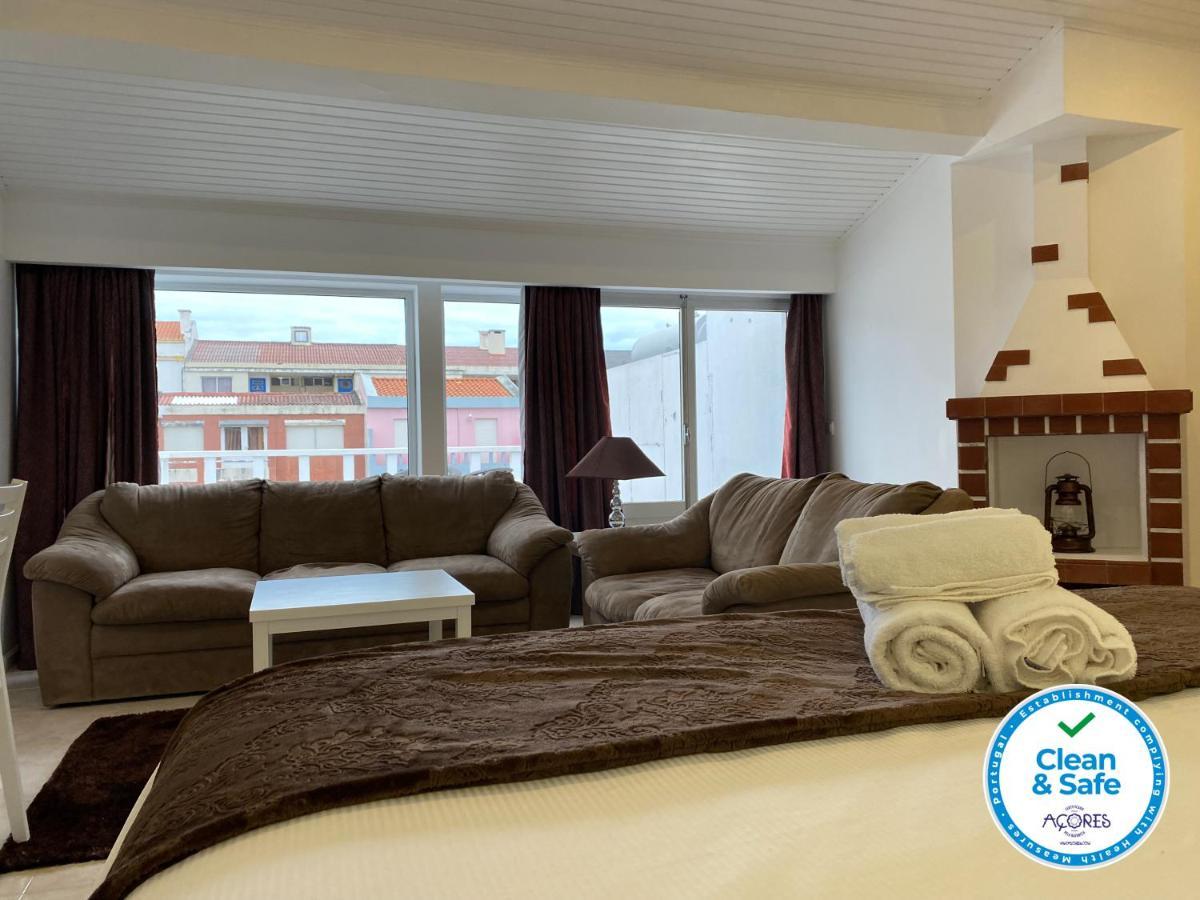 The Rock Guest House 蓬塔德尔加达 外观 照片