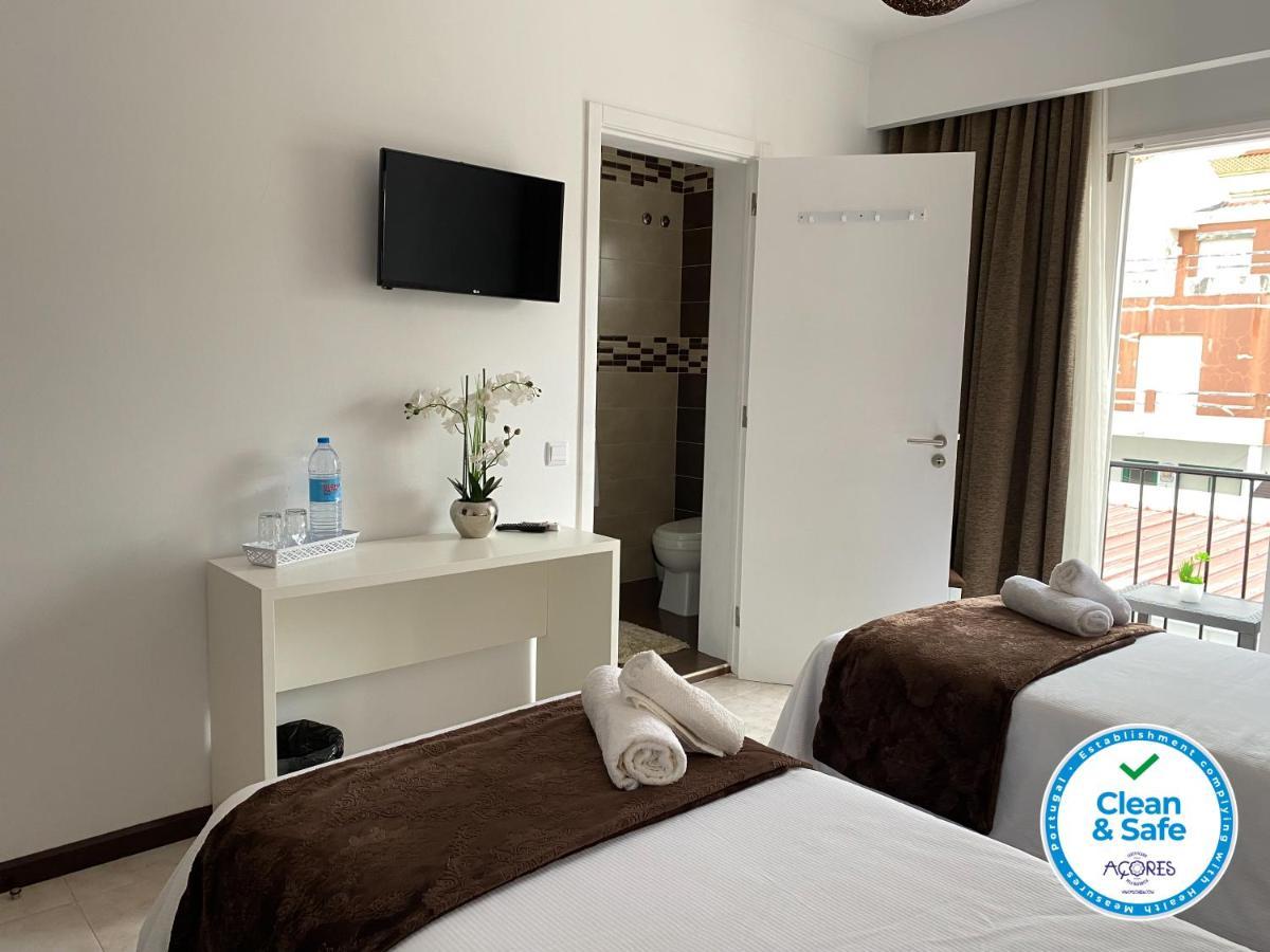 The Rock Guest House 蓬塔德尔加达 外观 照片