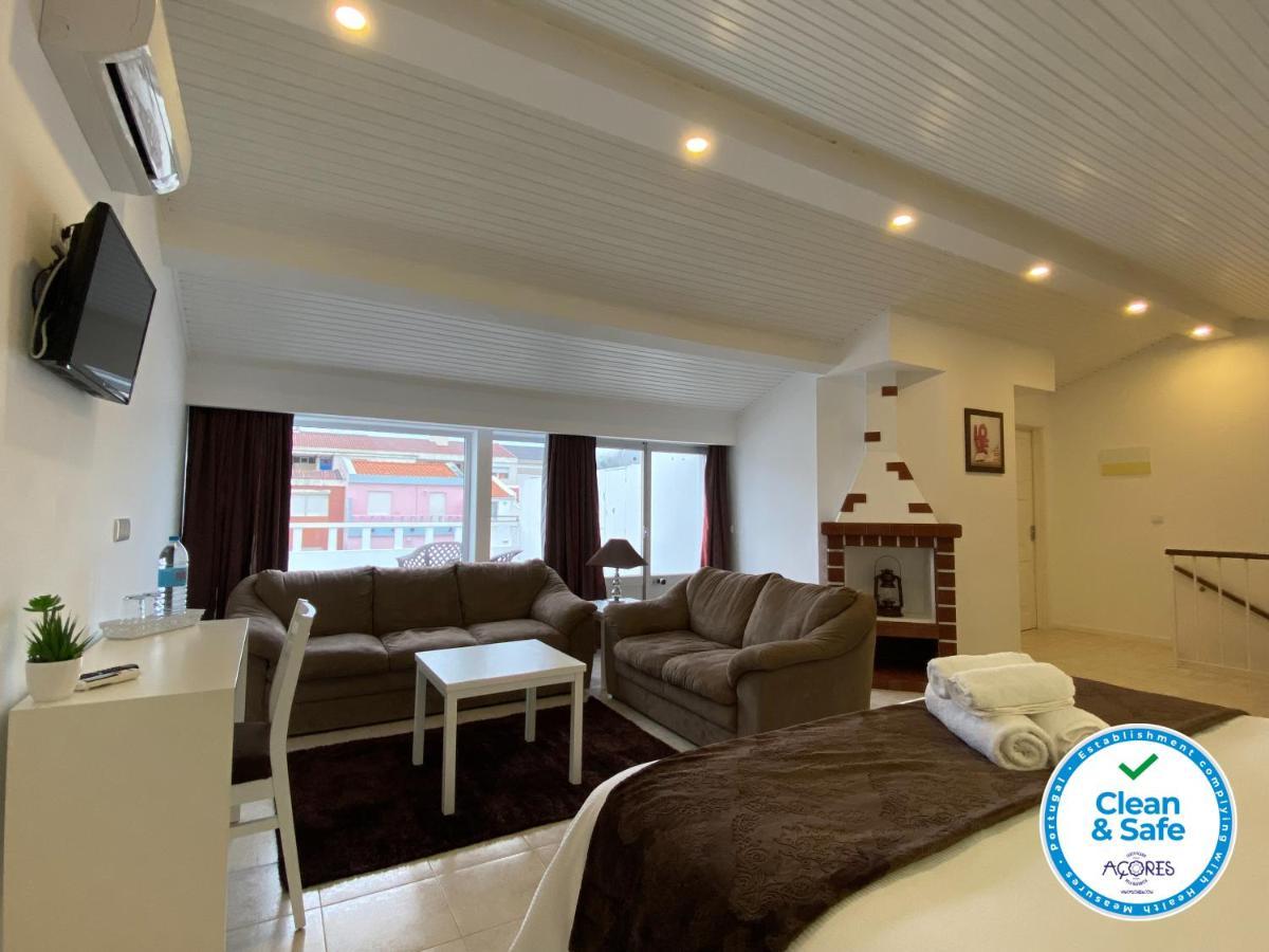 The Rock Guest House 蓬塔德尔加达 外观 照片