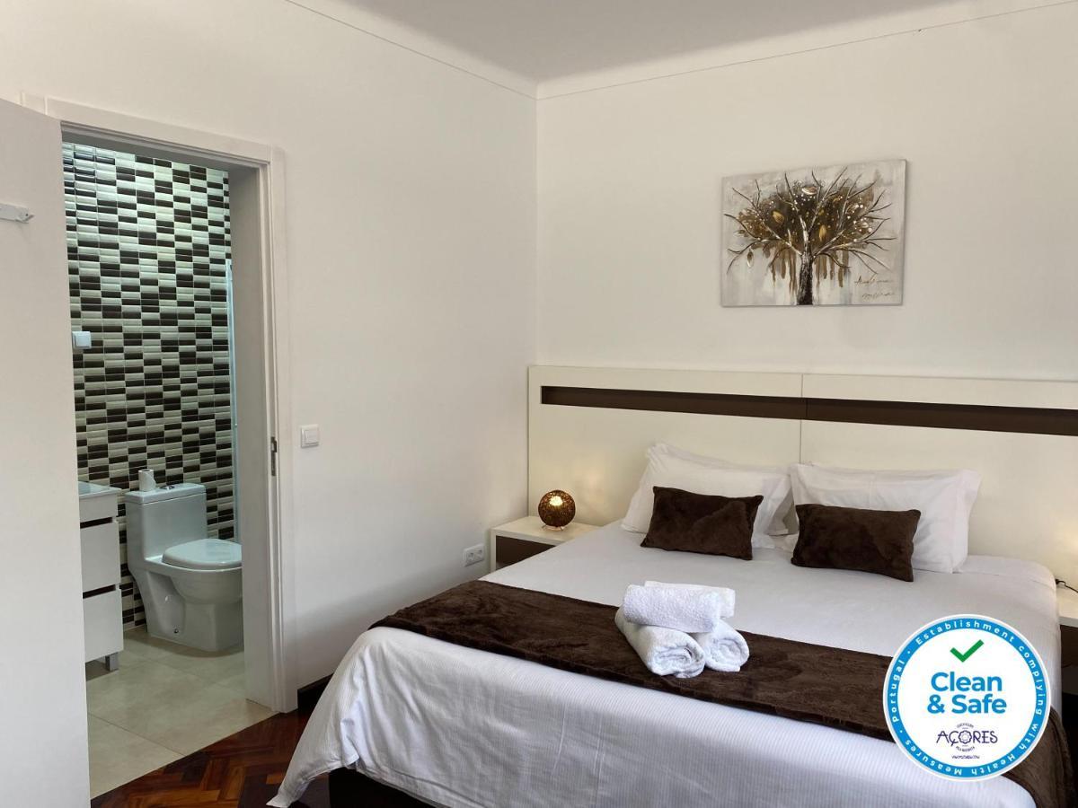 The Rock Guest House 蓬塔德尔加达 外观 照片